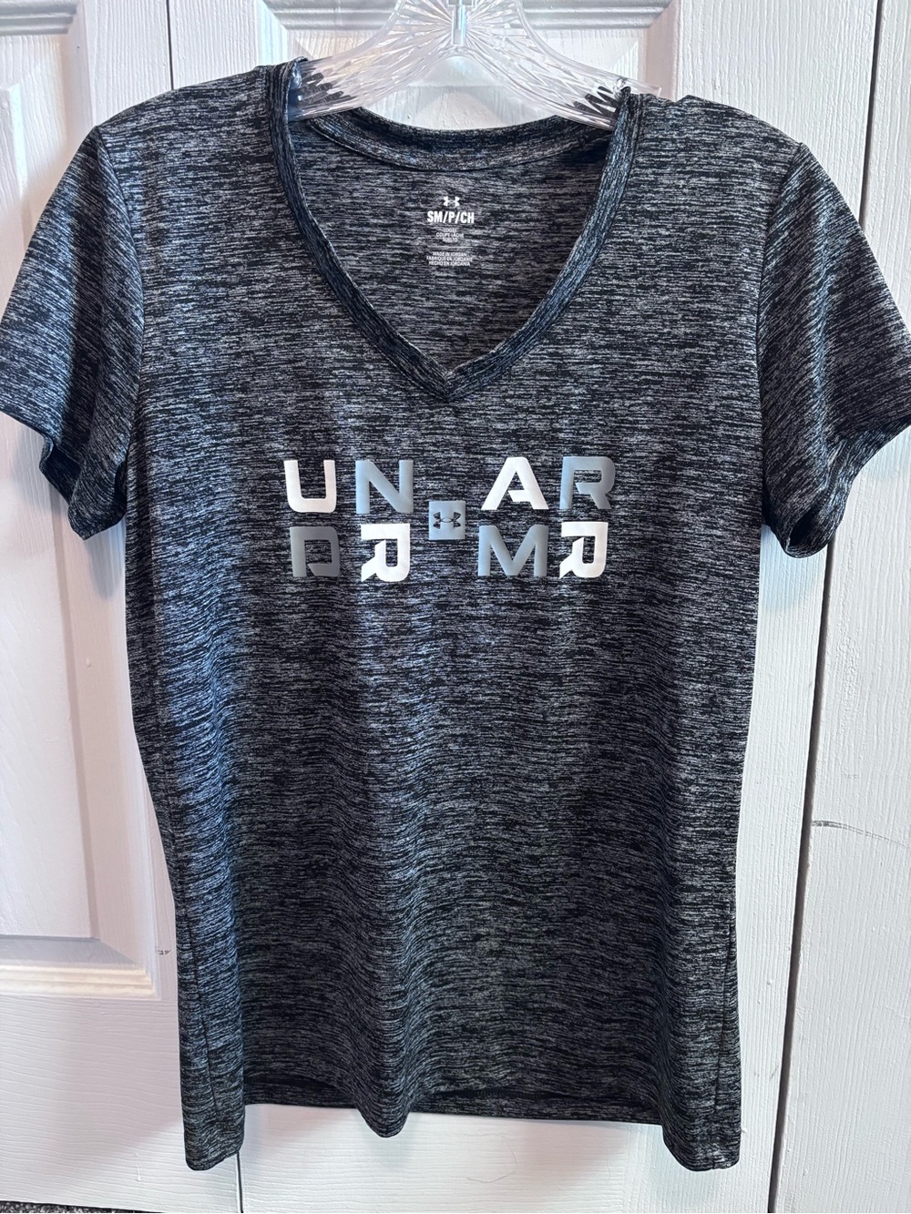 Under Armour Women's Charcoal Heather V-Neck Logo Tee Size Small